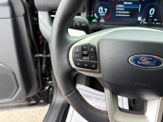 Used 2025 Ford Explorer Active w/ Active Comfort Package AWD/4WD image 40