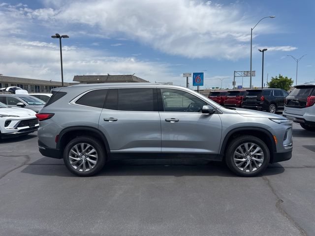 Used 2025 Buick Enclave Preferred FWD image 2