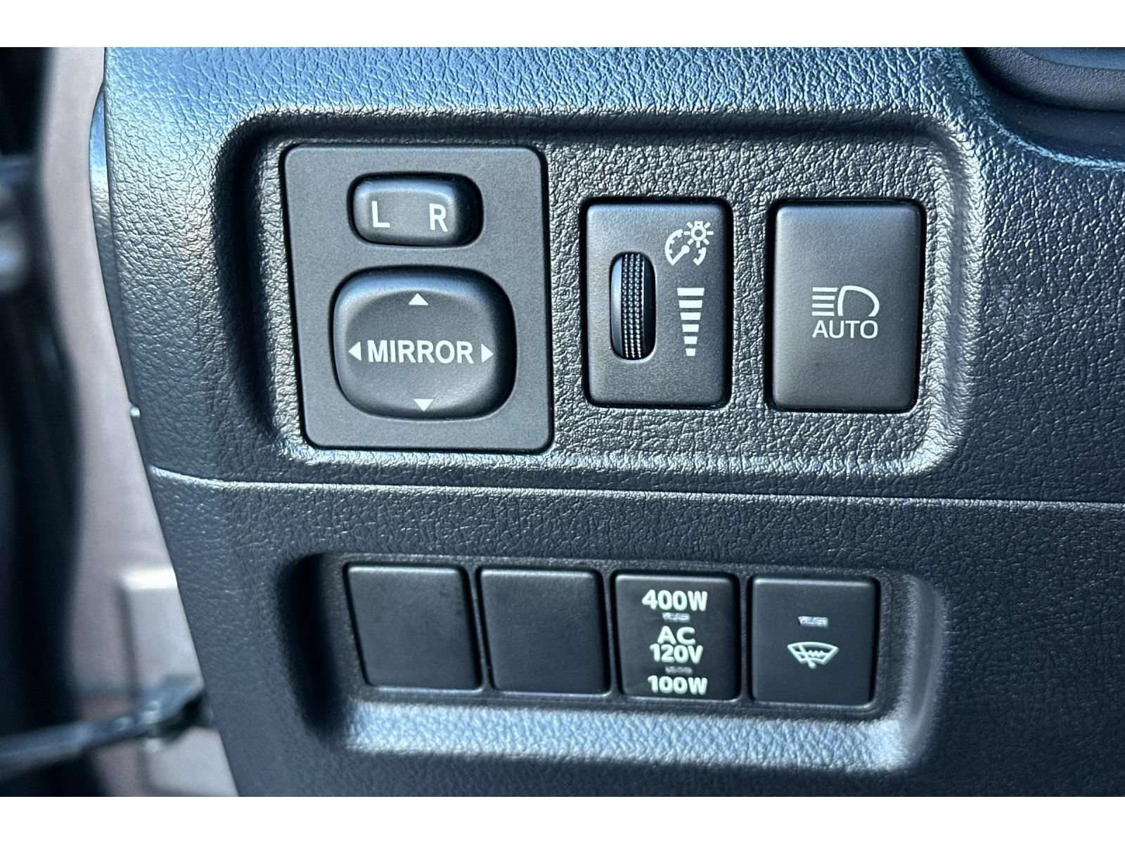 Used 2022 Toyota 4Runner SR5 Premium w/ Moonroof Package RWD image 32