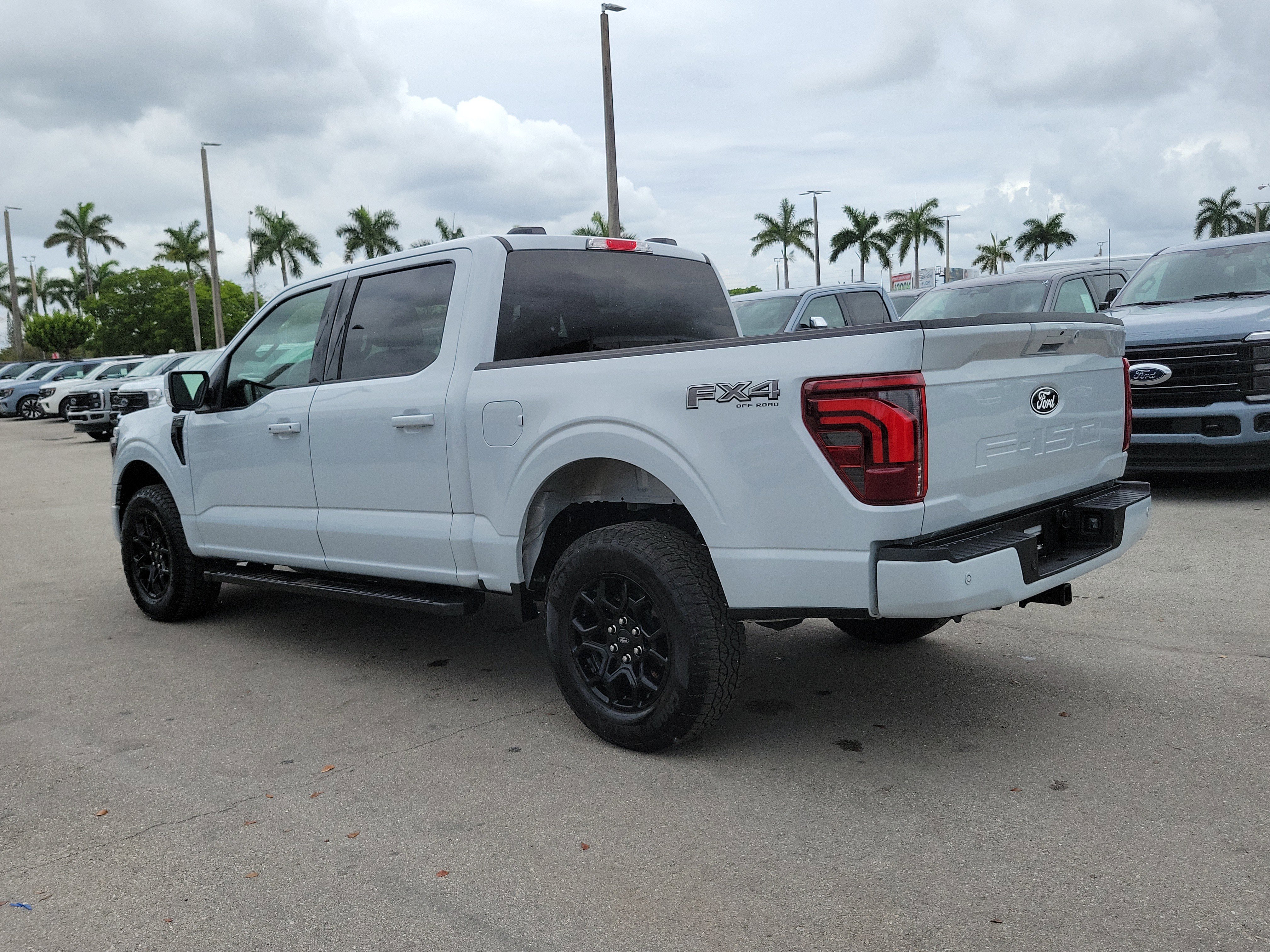Used 2025 Ford F150 Lariat w/ FX4 Off-Road Package AWD/4WD image 7