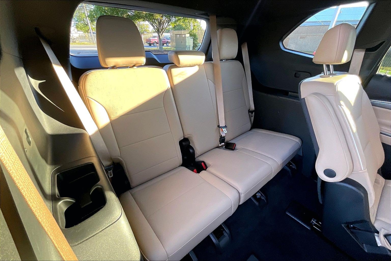 Used 2025 Buick Enclave Preferred FWD image 31