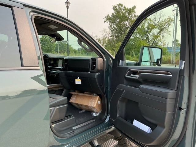 New 2026 Chevrolet Silverado 2500 LT w/ Trail Boss Package AWD/4WD image 17