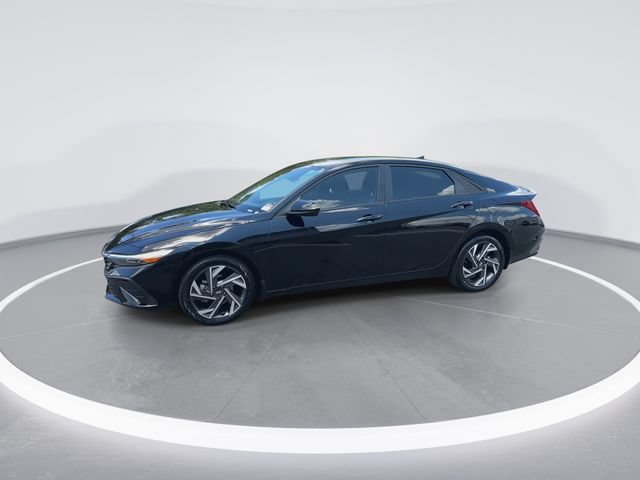 Certified 2025 Hyundai Elantra SEL FWD image 4