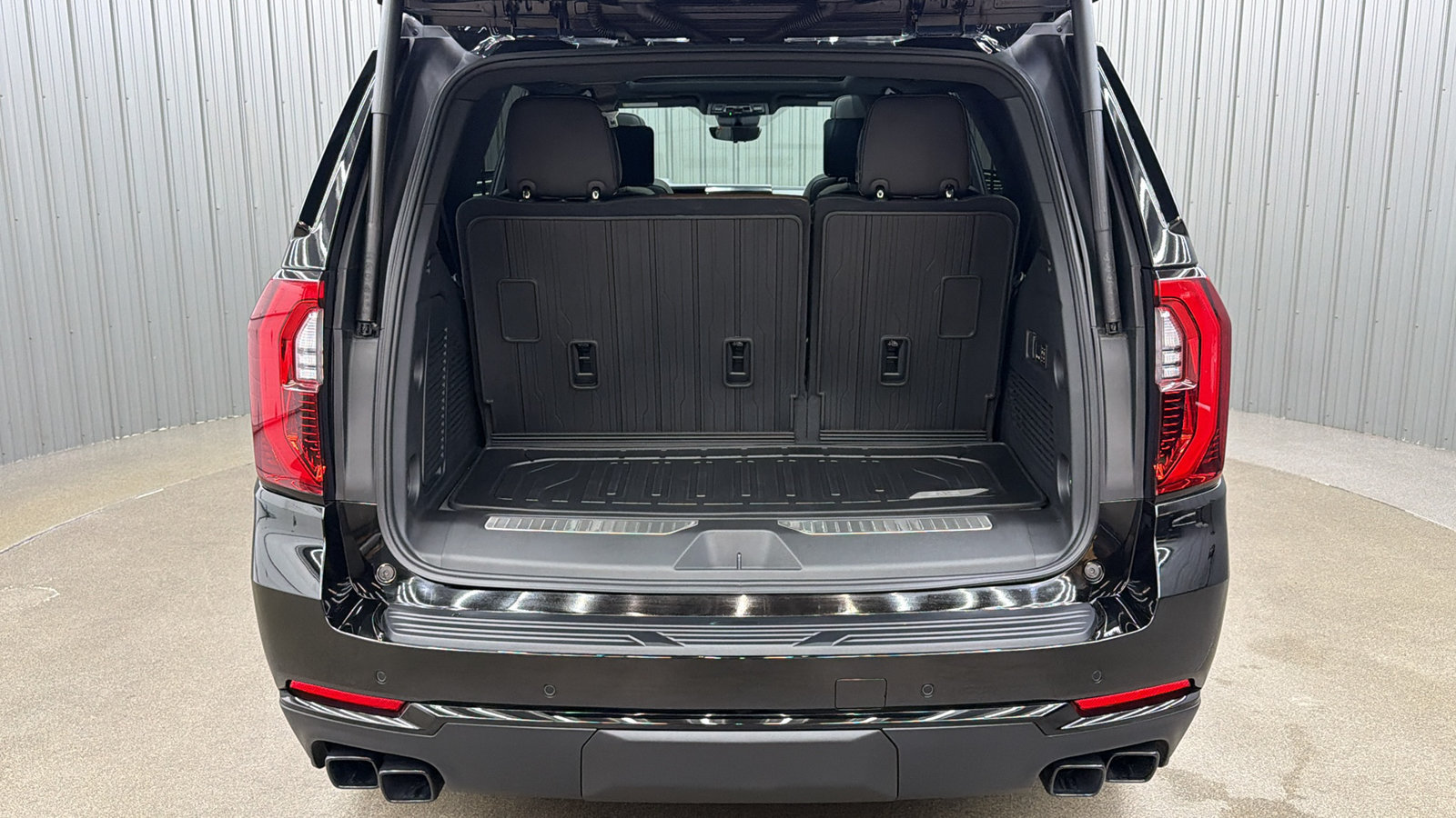 Used 2026 GMC Yukon Denali Ultimate w/ LPO, Floor Liner Package AWD/4WD image 13