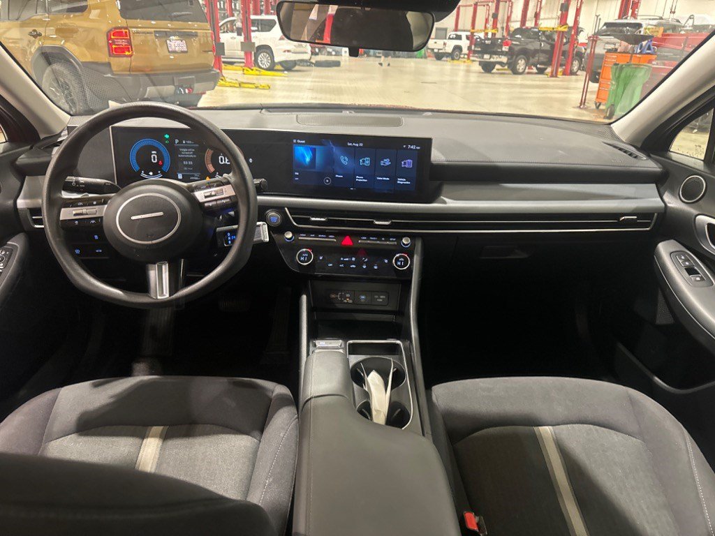 Used 2025 Hyundai Sonata SEL FWD image 42