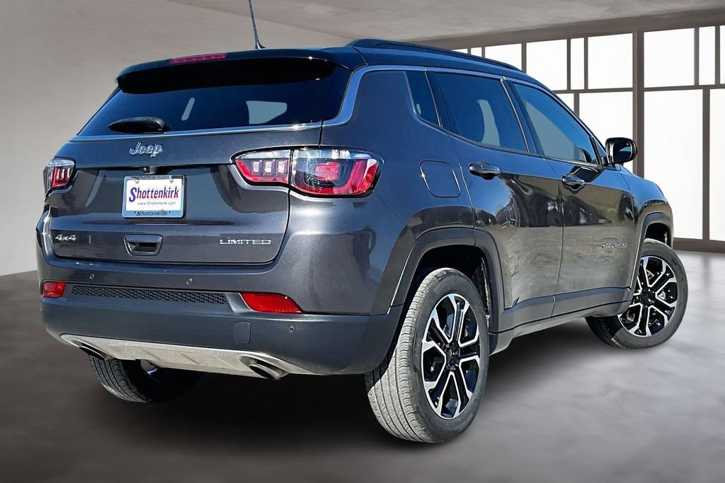 Used 2023 Jeep Compass Limited image 6