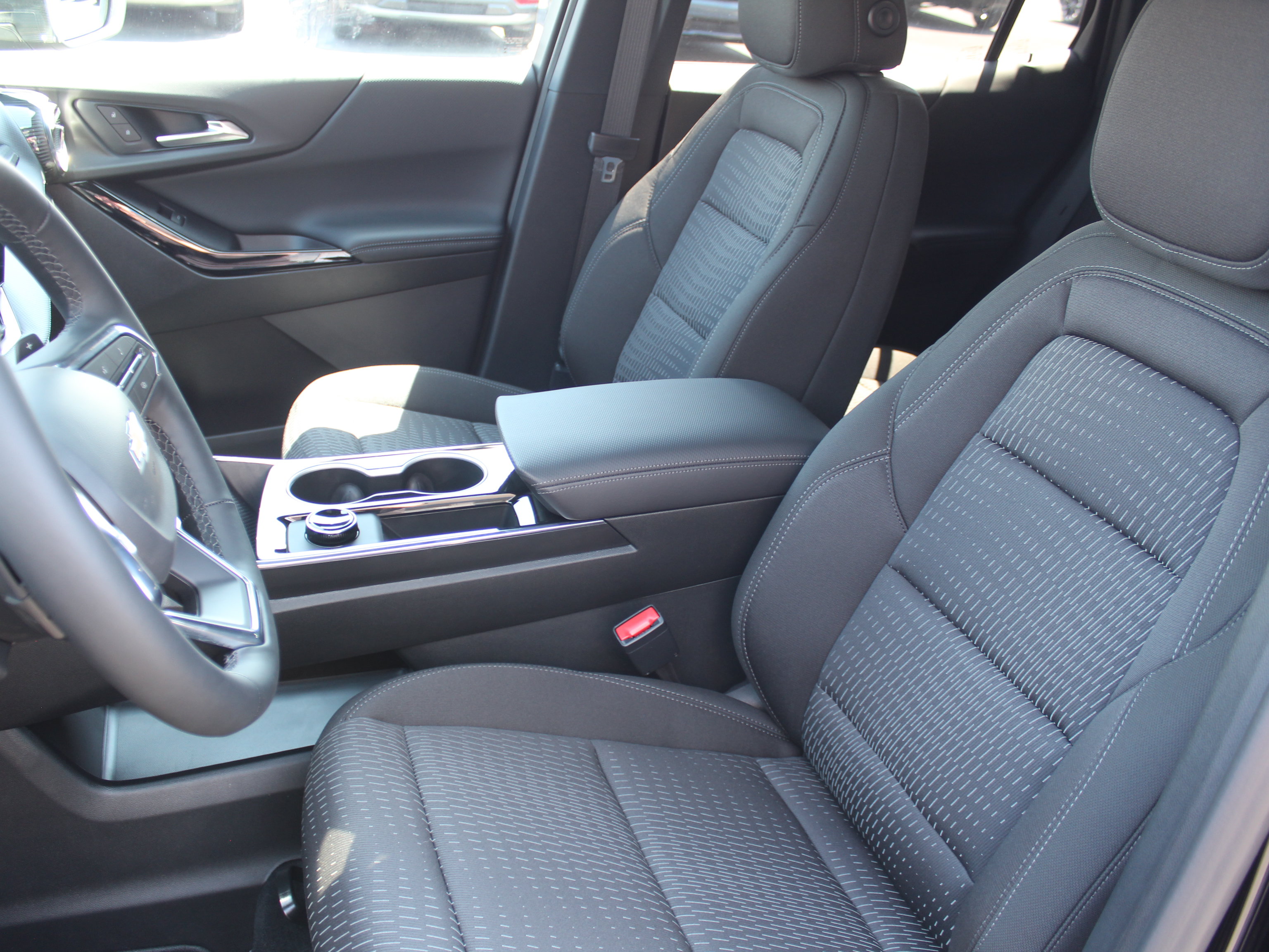 New 2027 Chevrolet Equinox LT AWD/4WD image 9