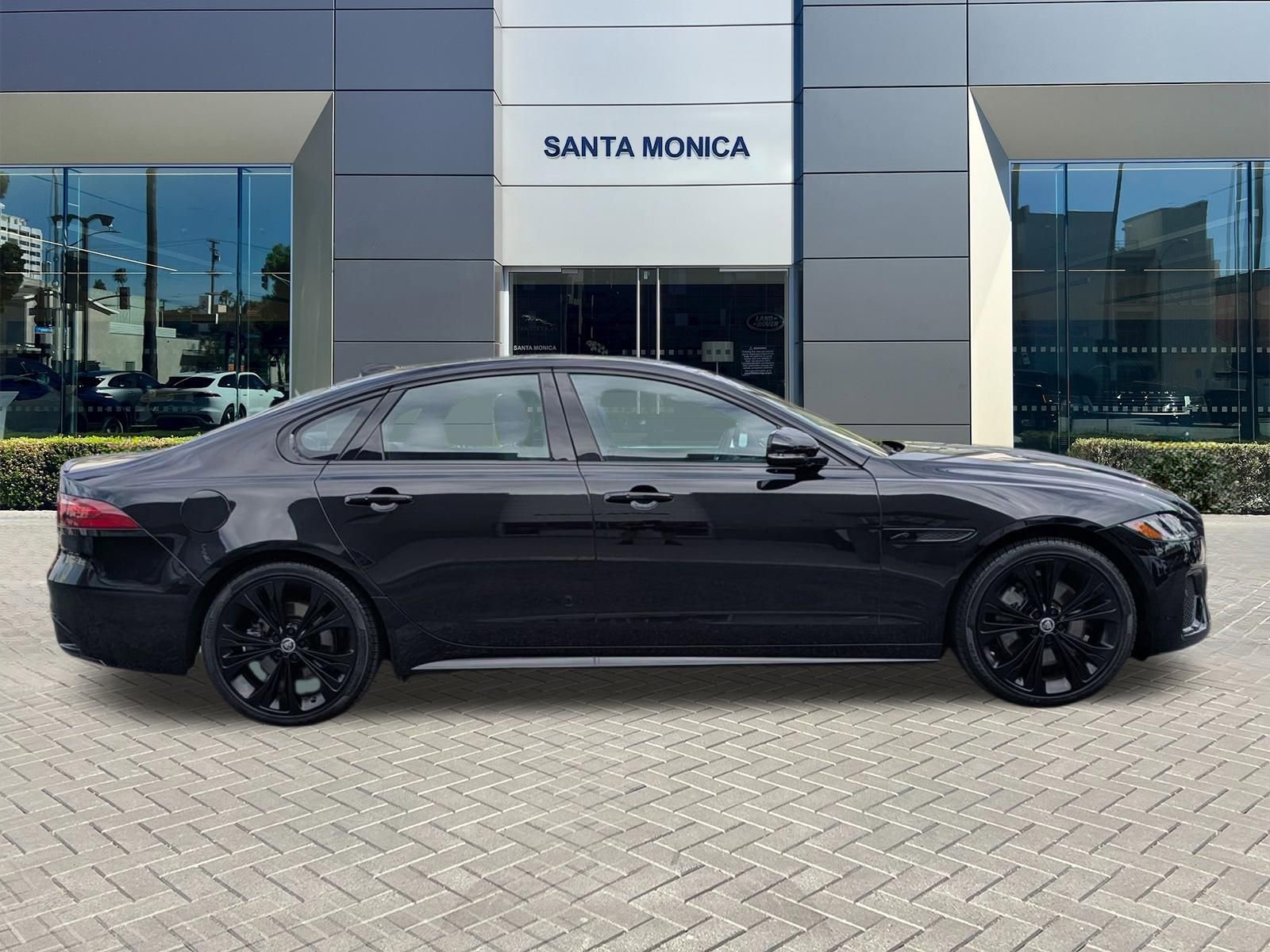 Used 2024 Jaguar XF R-Dynamic SE image 4