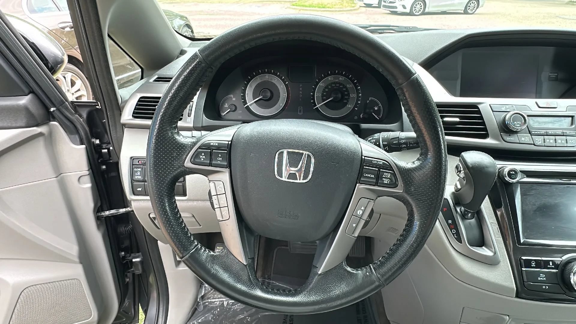 Used 2015 Honda Odyssey Touring image 37