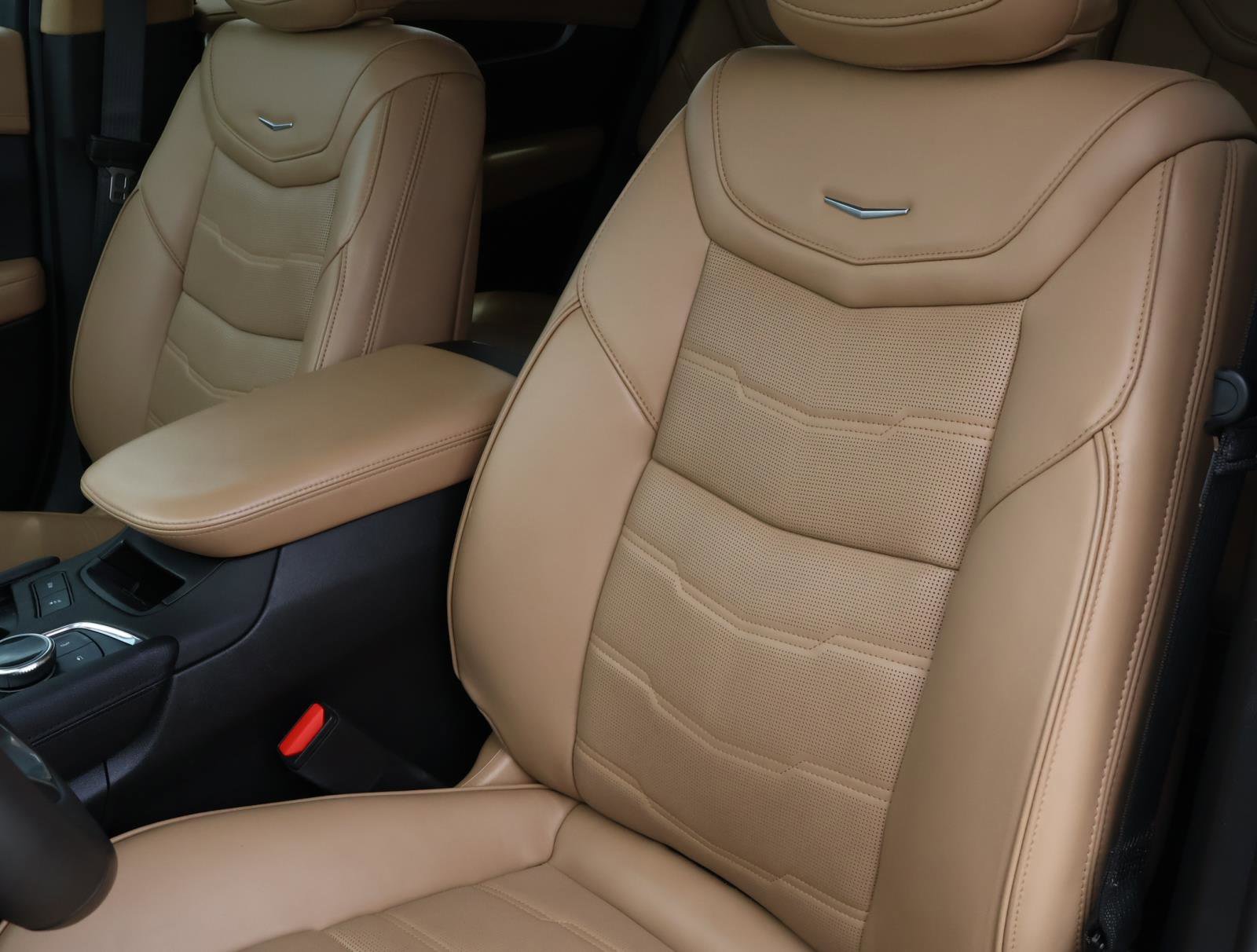 Used 2022 Cadillac XT6 Premium Luxury w/ Platinum Package image 19