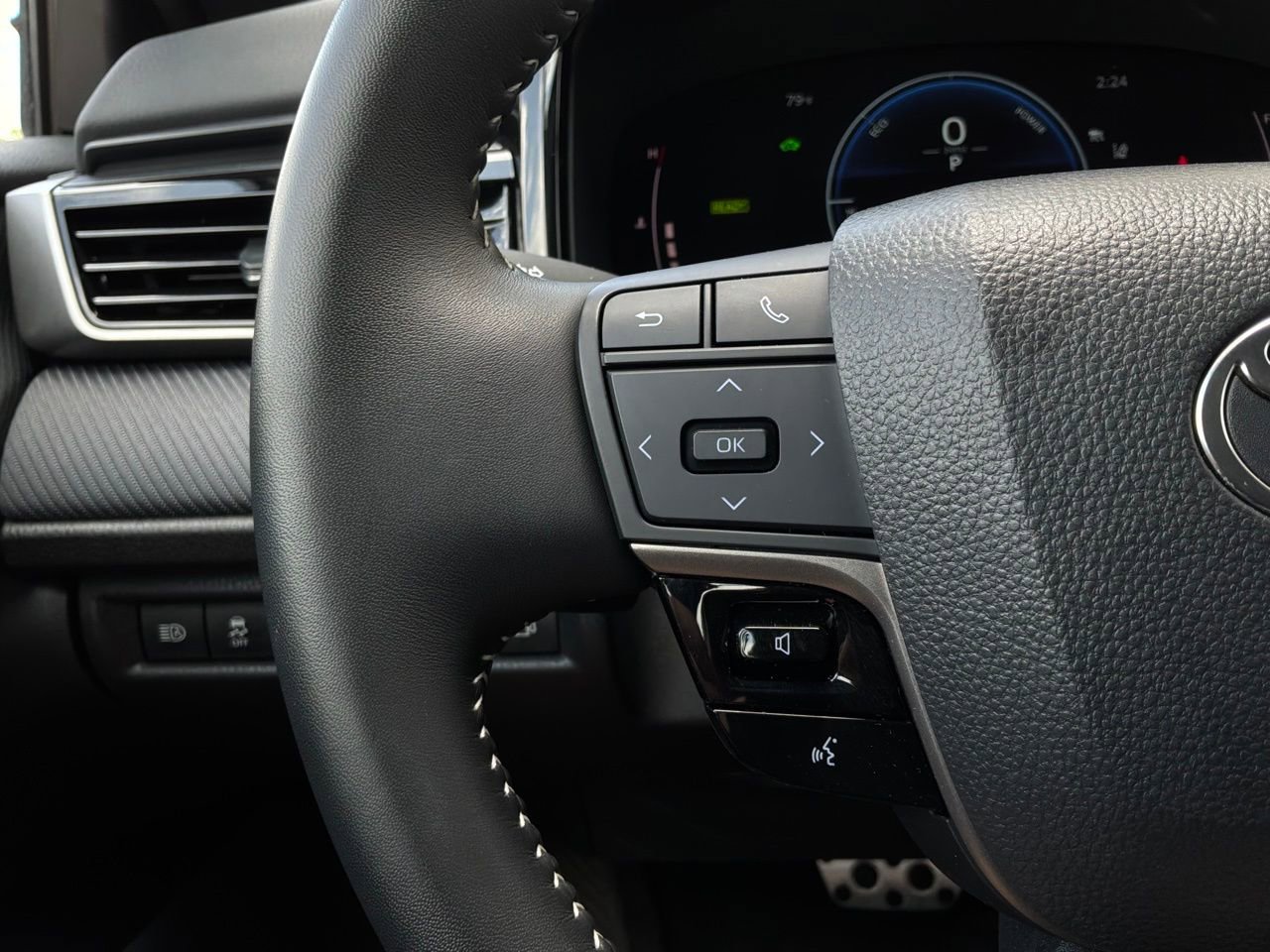 Used 2025 Toyota Camry SE FWD image 33