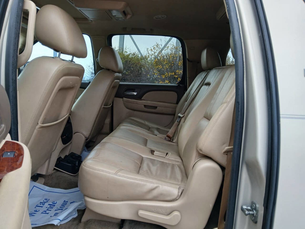 Used 2012 Chevrolet Suburban LT image 19