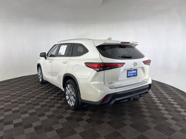 Used 2021 Toyota Highlander Limited image 6
