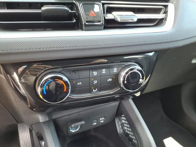 Used 2025 Chevrolet TrailBlazer LT AWD/4WD image 22