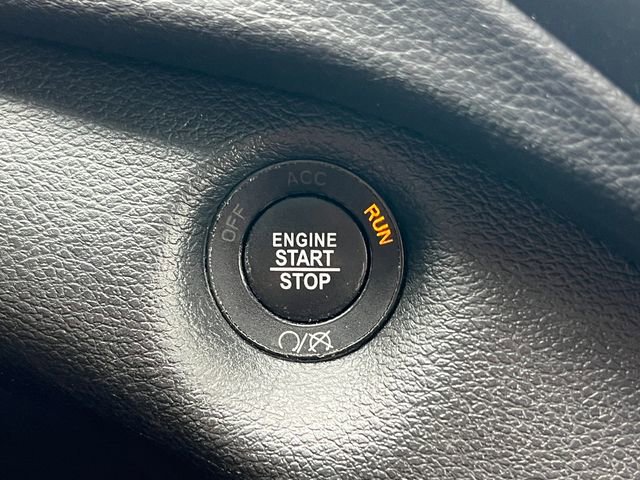 Used 2023 Jeep Cherokee Trailhawk AWD/4WD image 31