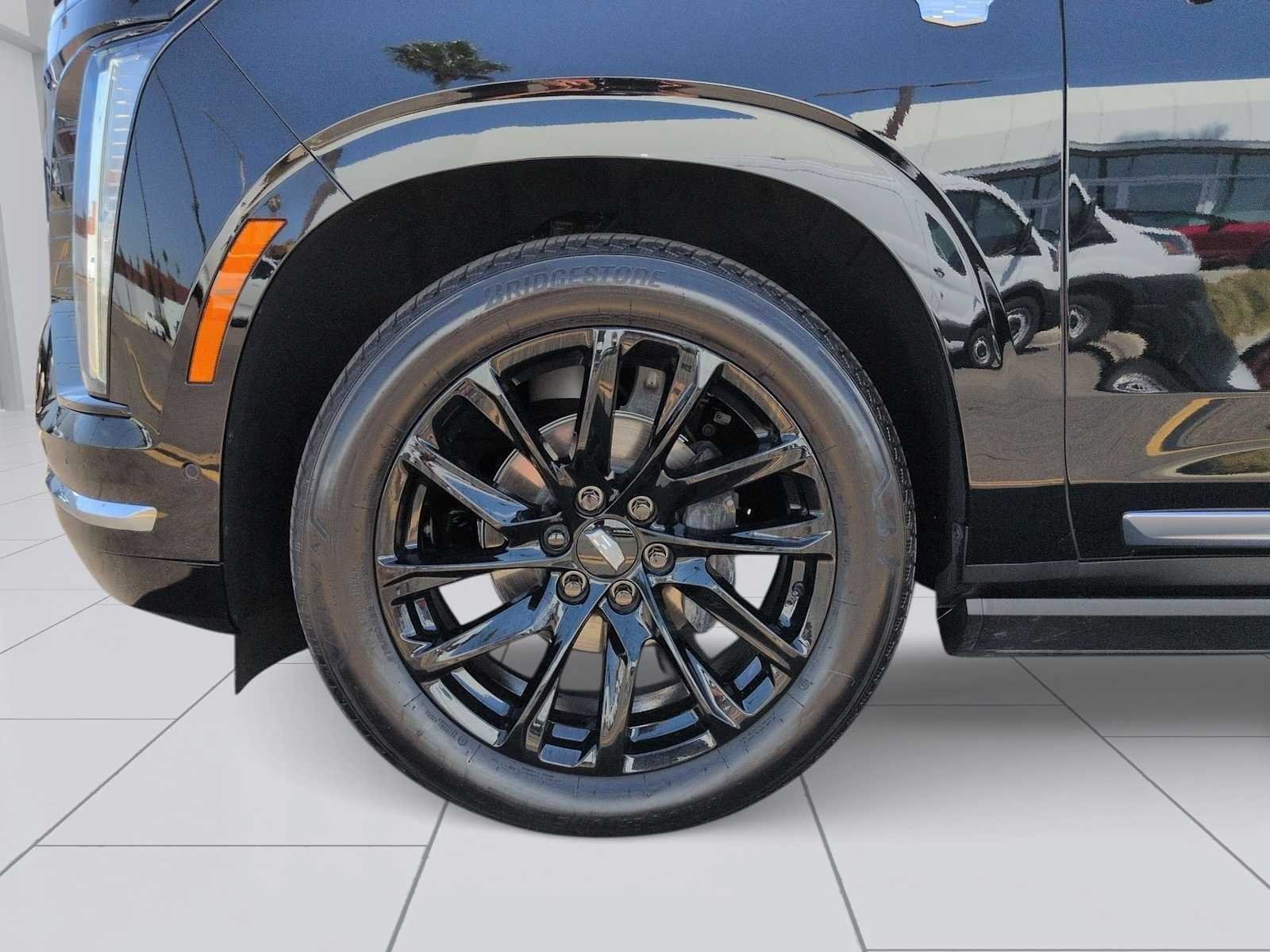 Used 2025 Cadillac Escalade Premium Luxury w/ Touring Package AWD/4WD image 30