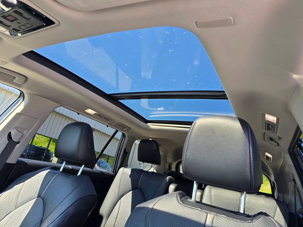 Used 2024 Toyota Grand Highlander AWD image 11