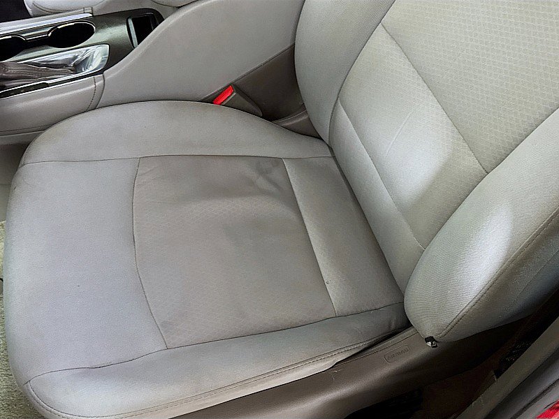 Used 2017 Chevrolet Malibu LT FWD image 19