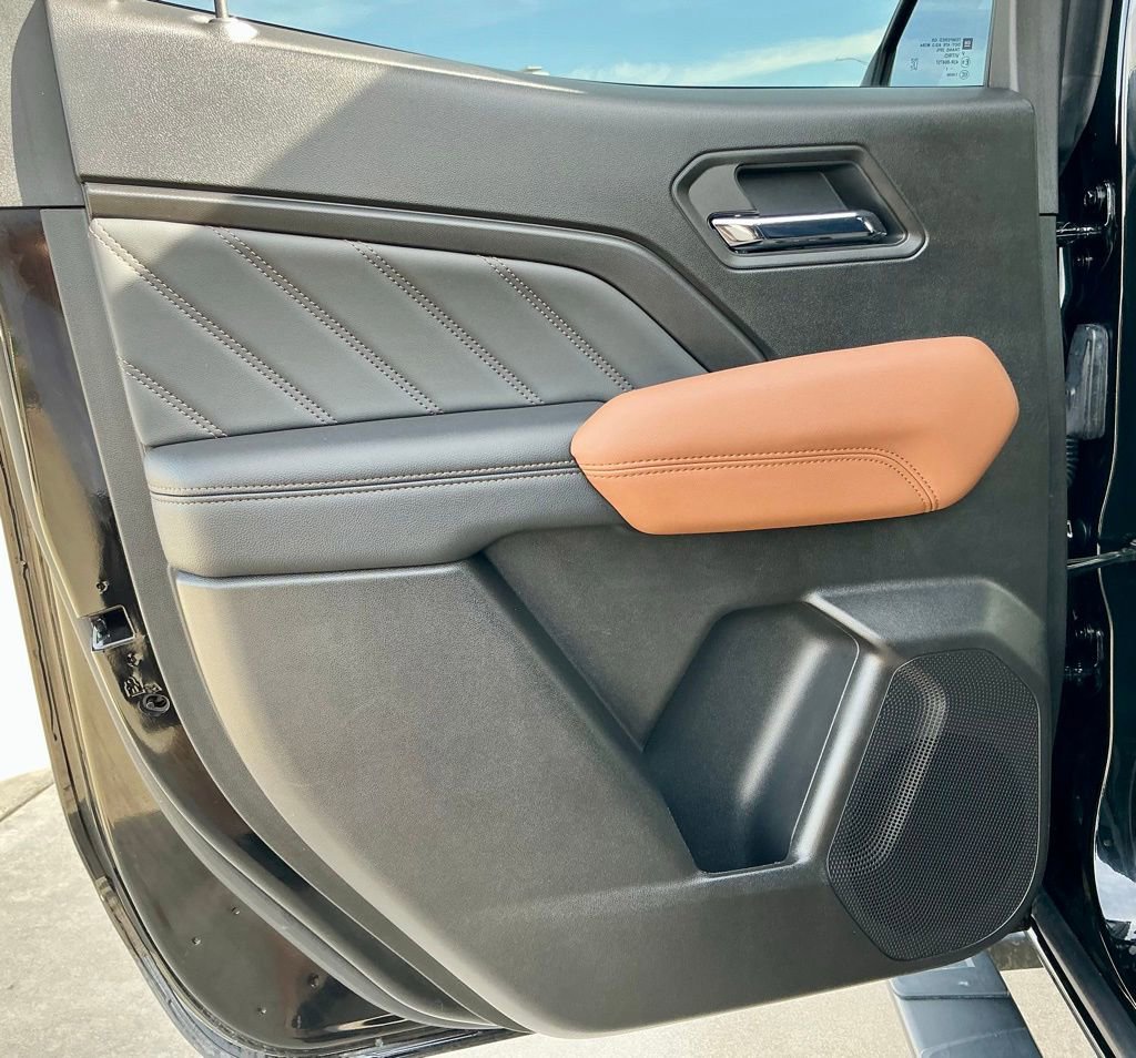 Used 2025 GMC Canyon AT4 AWD/4WD image 32