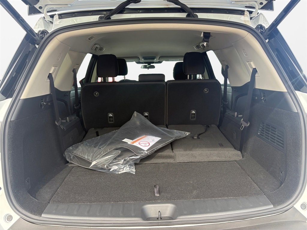 New 2025 Nissan Pathfinder SV image 18