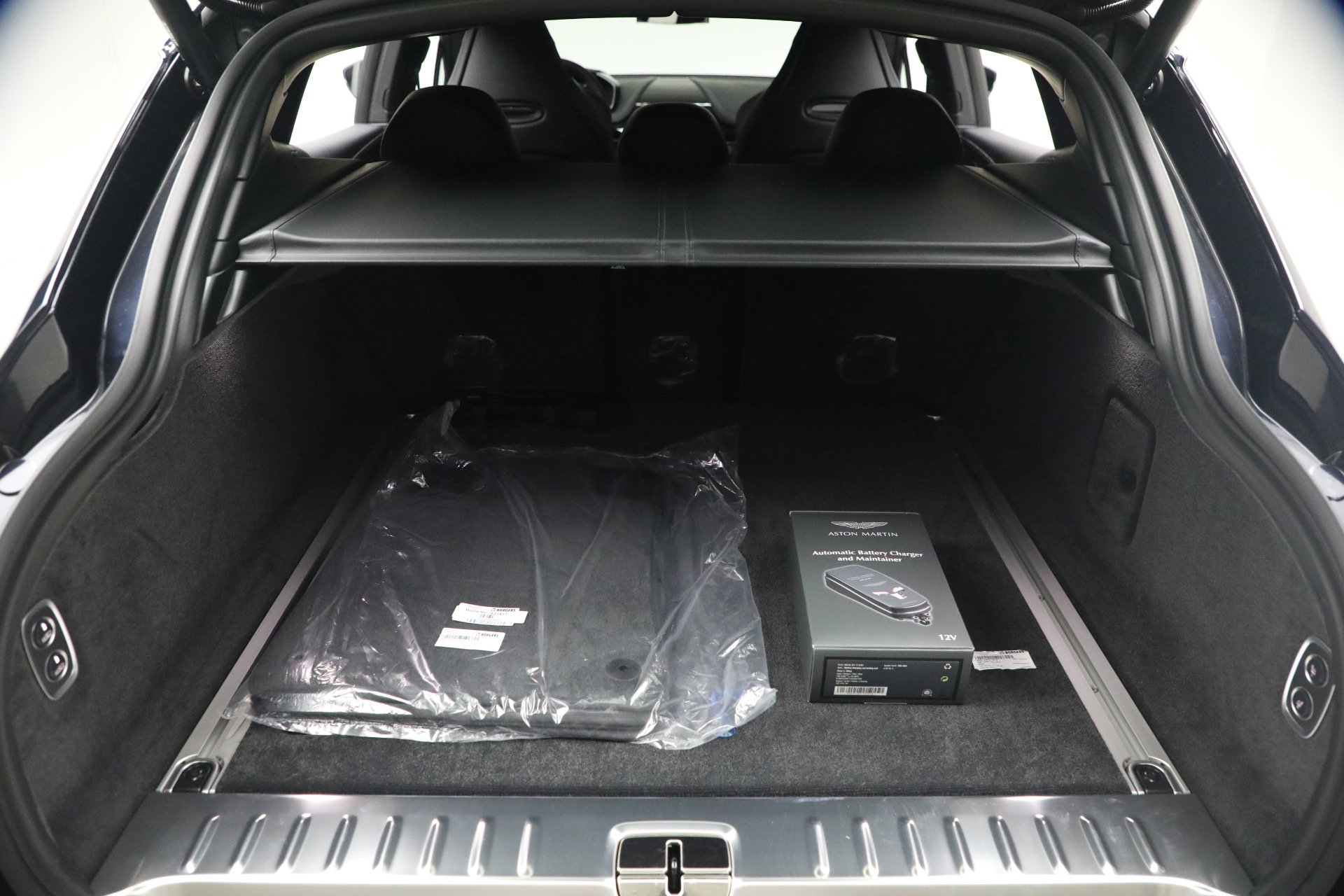 New 2026 Aston Martin DBX 707 image 39