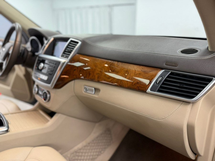 Used 2013 Mercedes-Benz ML 550 4MATIC image 49