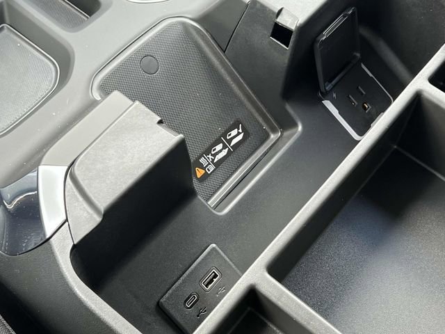 Used 2025 GMC Sierra 1500 Elevation image 30