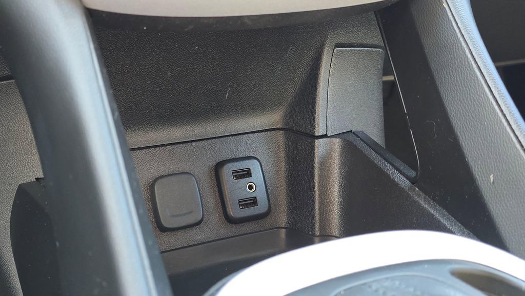 Used 2018 Chevrolet Volt LT image 32