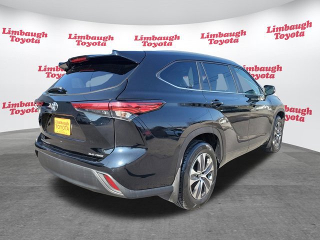 Used 2023 Toyota Highlander XLE image 30
