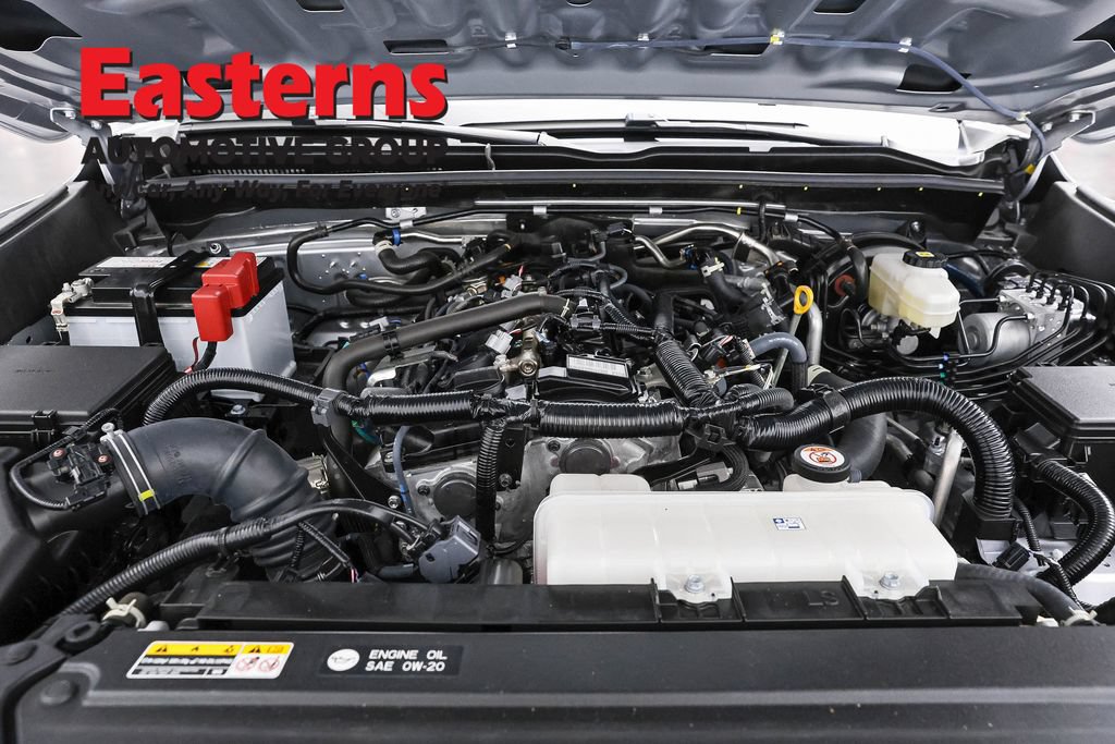 Used 2025 Toyota 4Runner SR5 AWD/4WD image 7