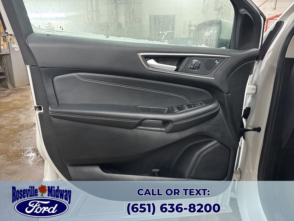Used 2023 Ford Edge Titanium image 28
