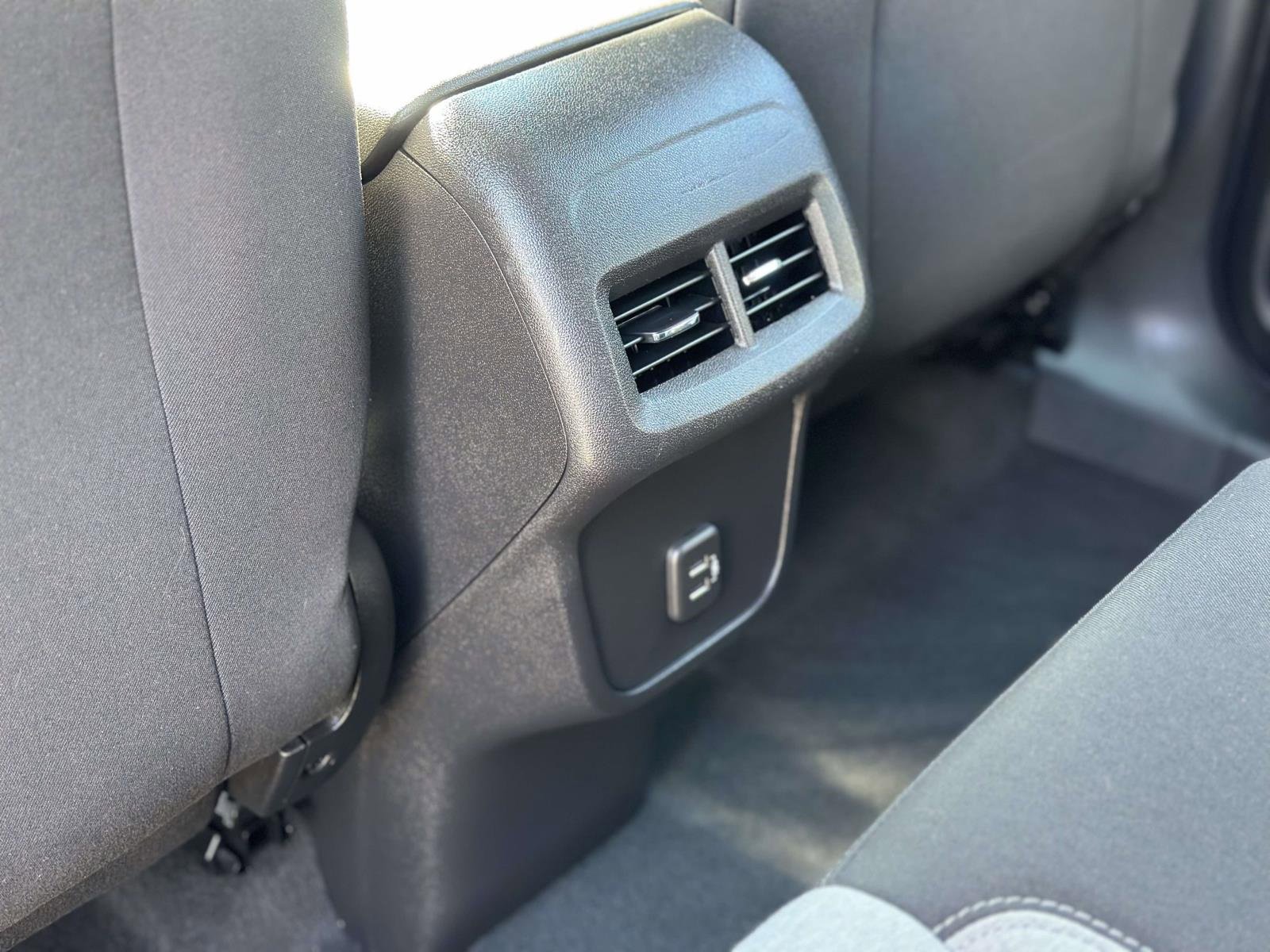 Certified 2024 Chevrolet Equinox LS w/ Driver Confidence II Package image 9