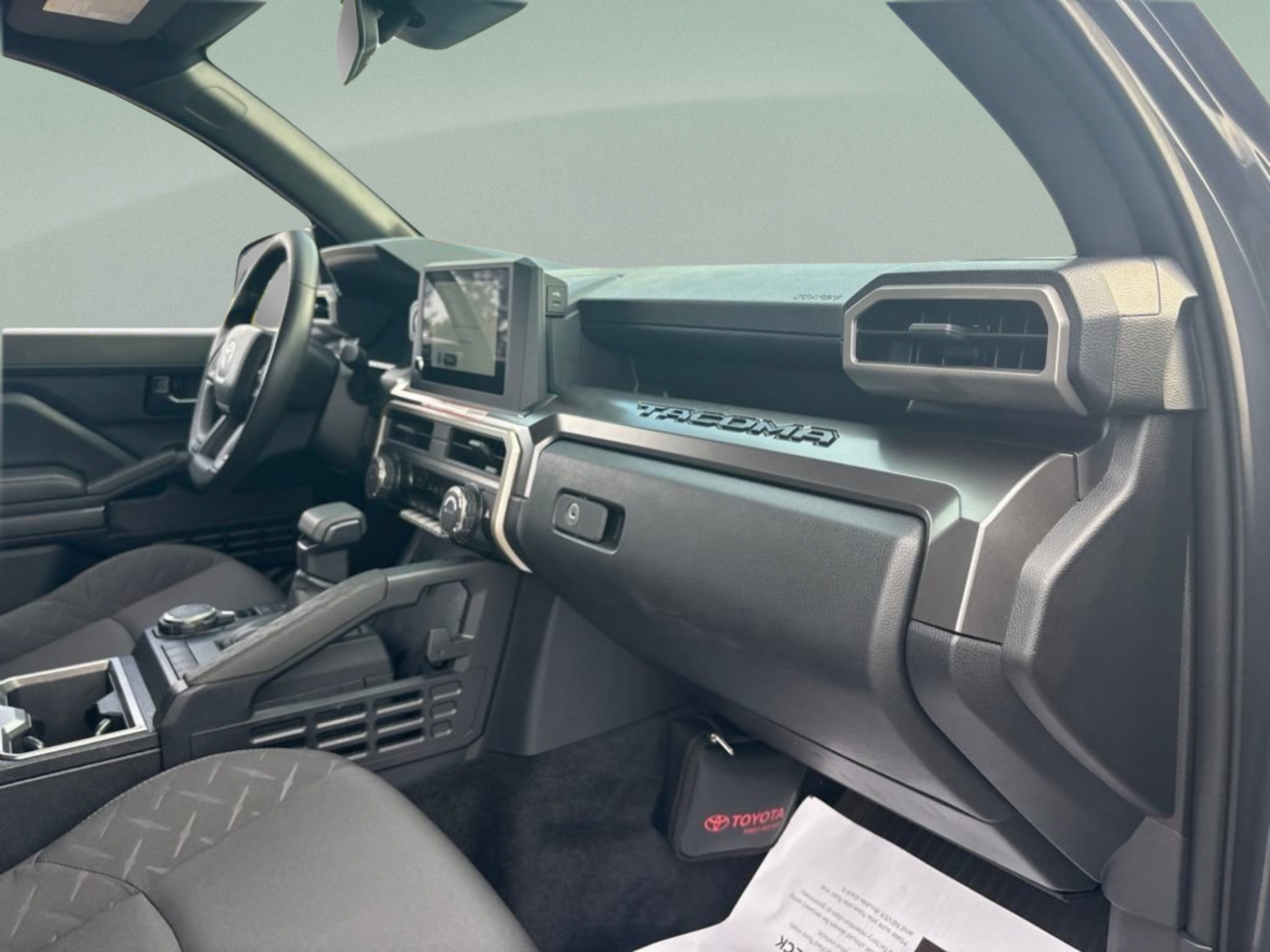 Certified 2025 Toyota Tacoma SR5 AWD/4WD image 23