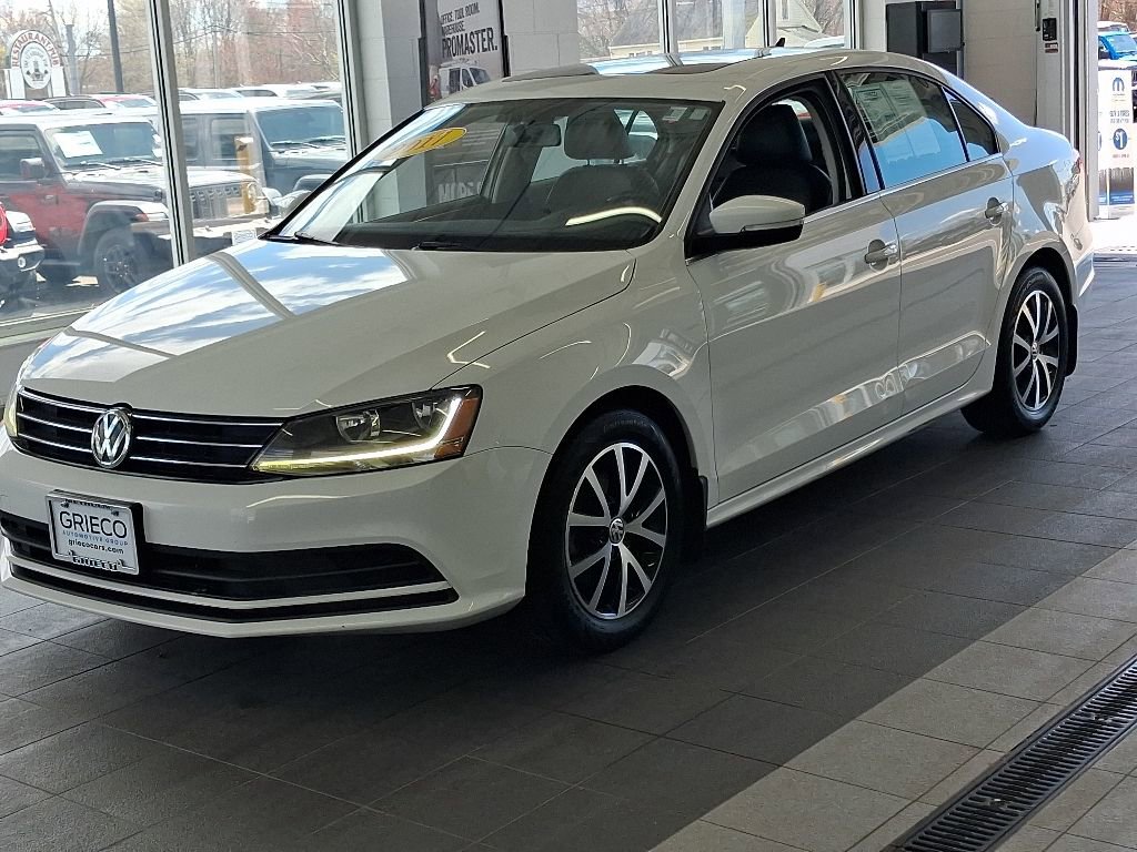 Used 2017 Volkswagen Jetta SE FWD image 5