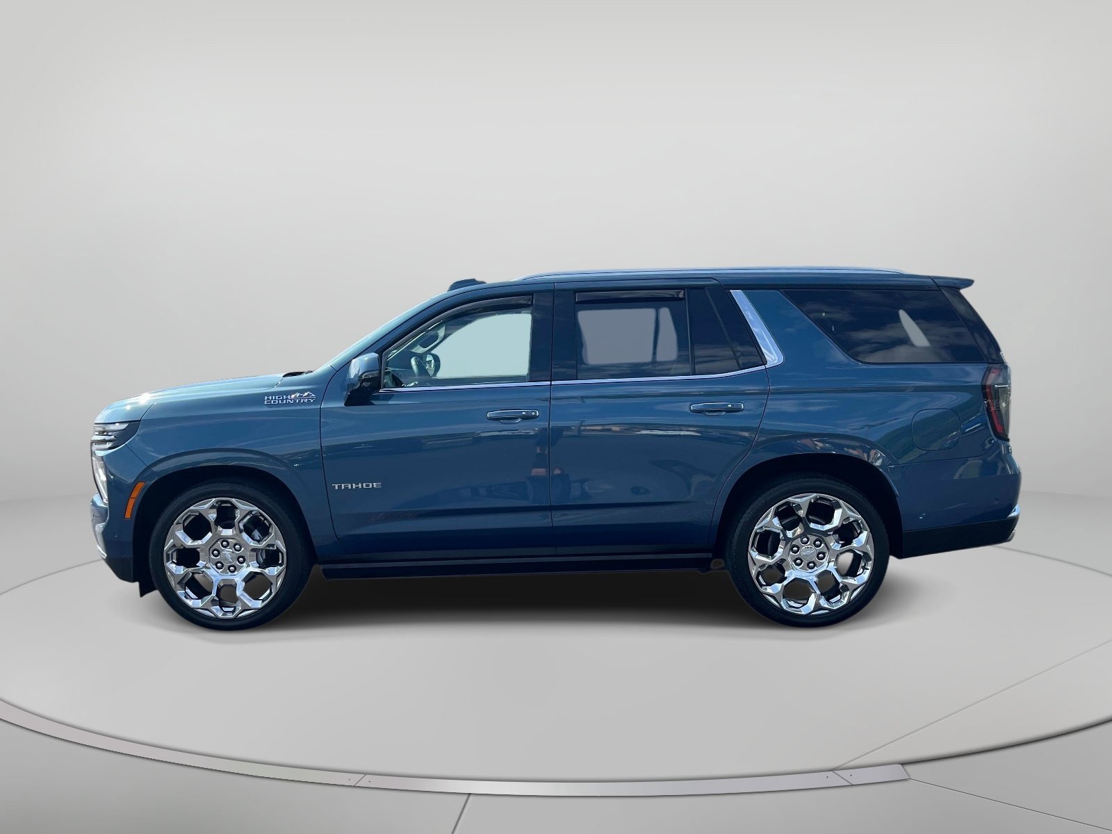 Used 2025 Chevrolet Tahoe High Country AWD/4WD image 7