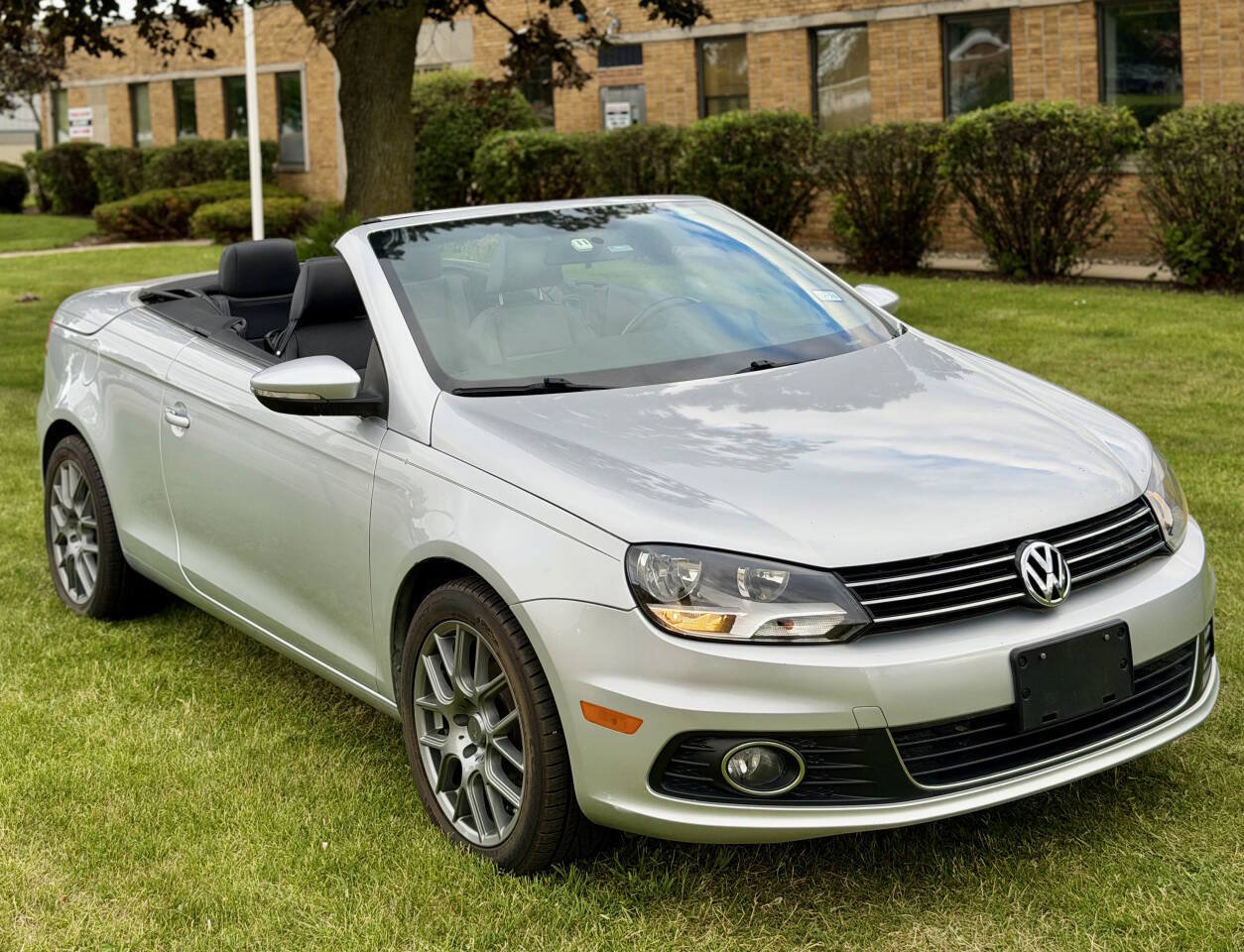 Used 2012 Volkswagen Eos Komfort FWD image 2