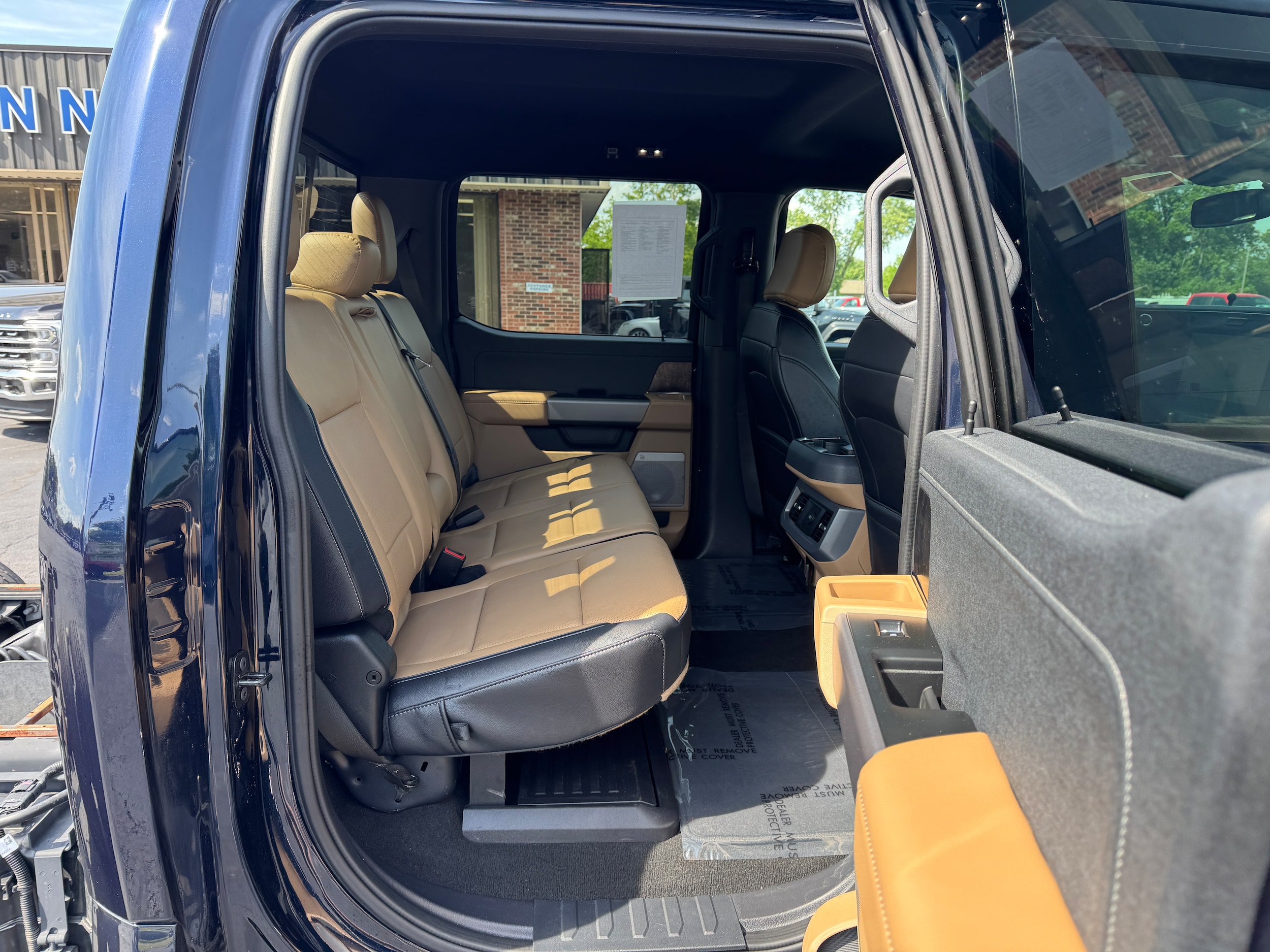 Used 2025 Ford F450 Lariat AWD/4WD image 14