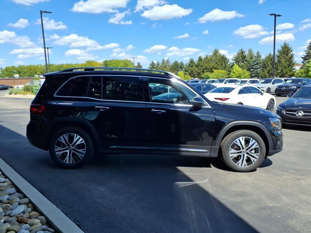 New 2025 Mercedes-Benz GLB 250 4MATIC image 9