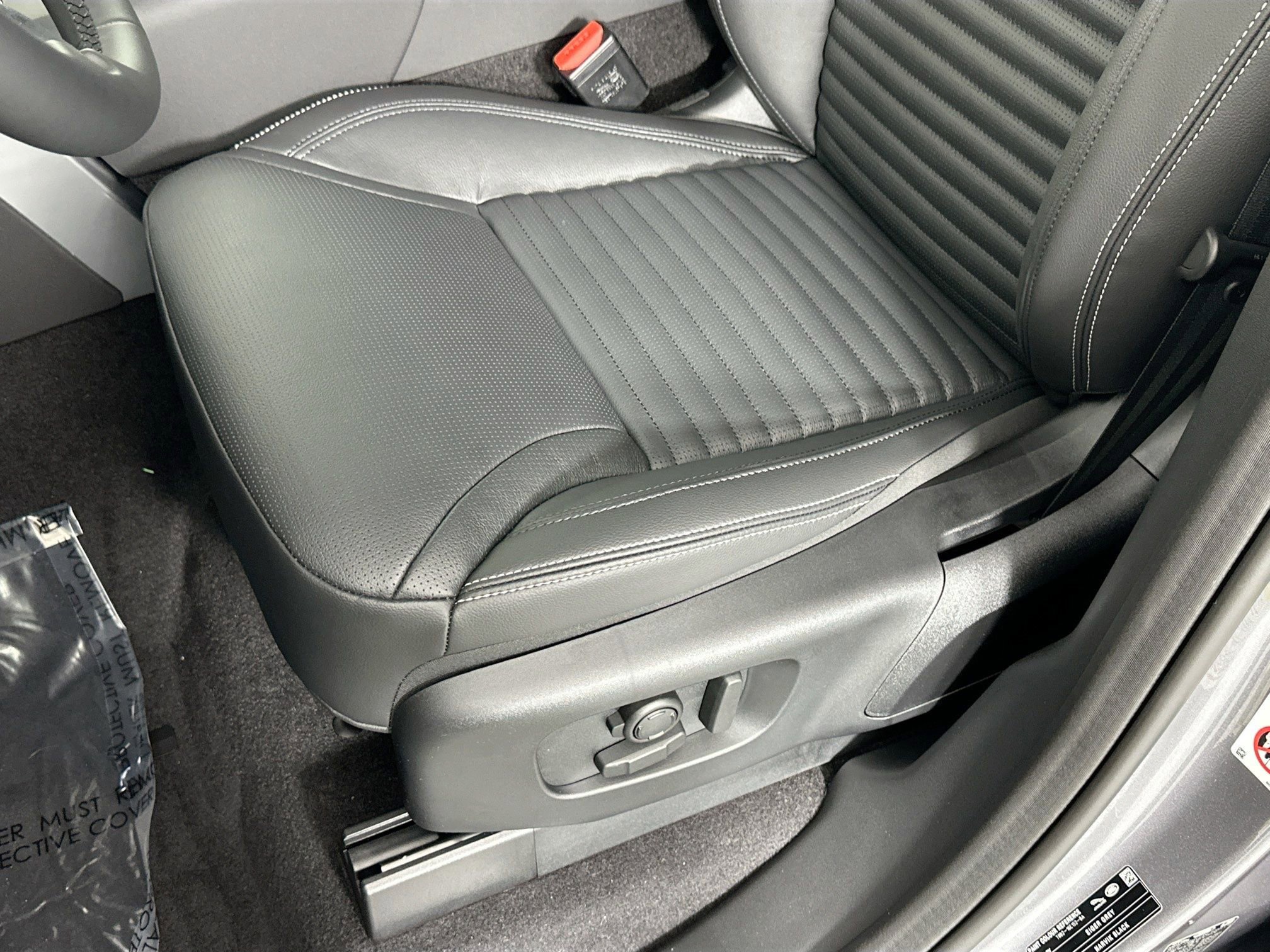 Used 2026 Land Rover Discovery Limited Edition image 17