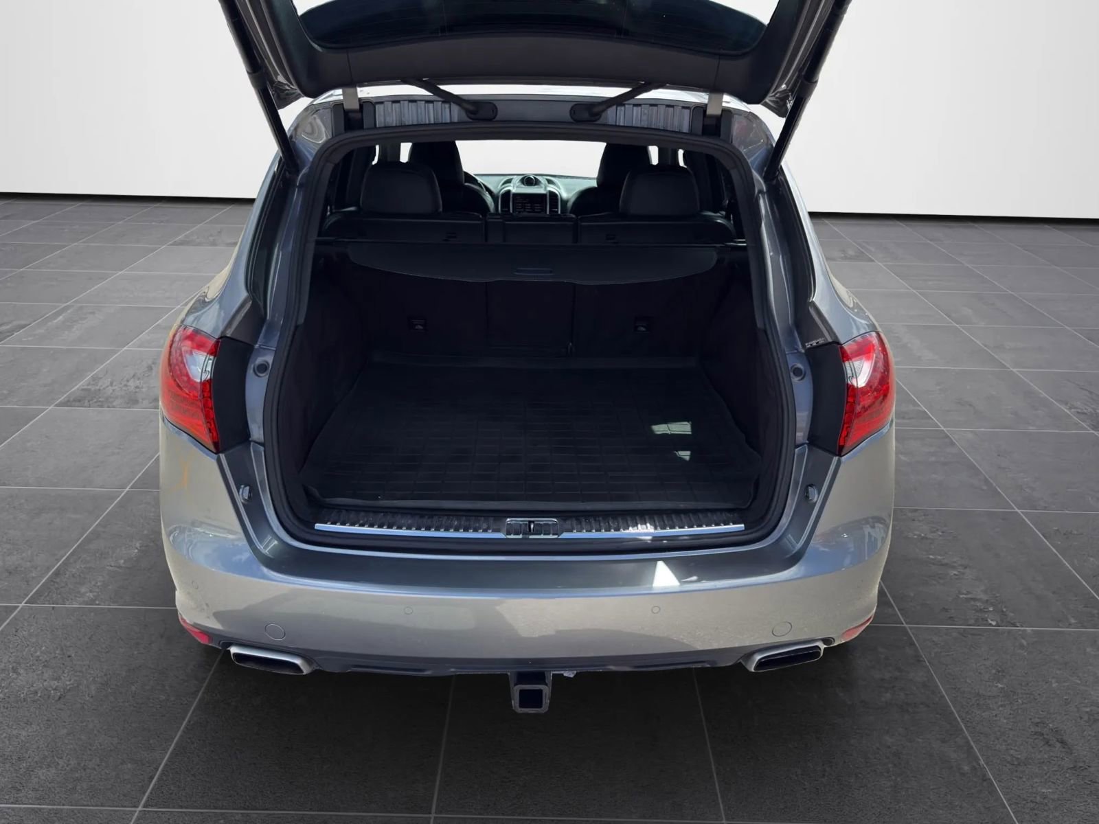 Used 2013 Porsche Cayenne Diesel AWD/4WD image 31
