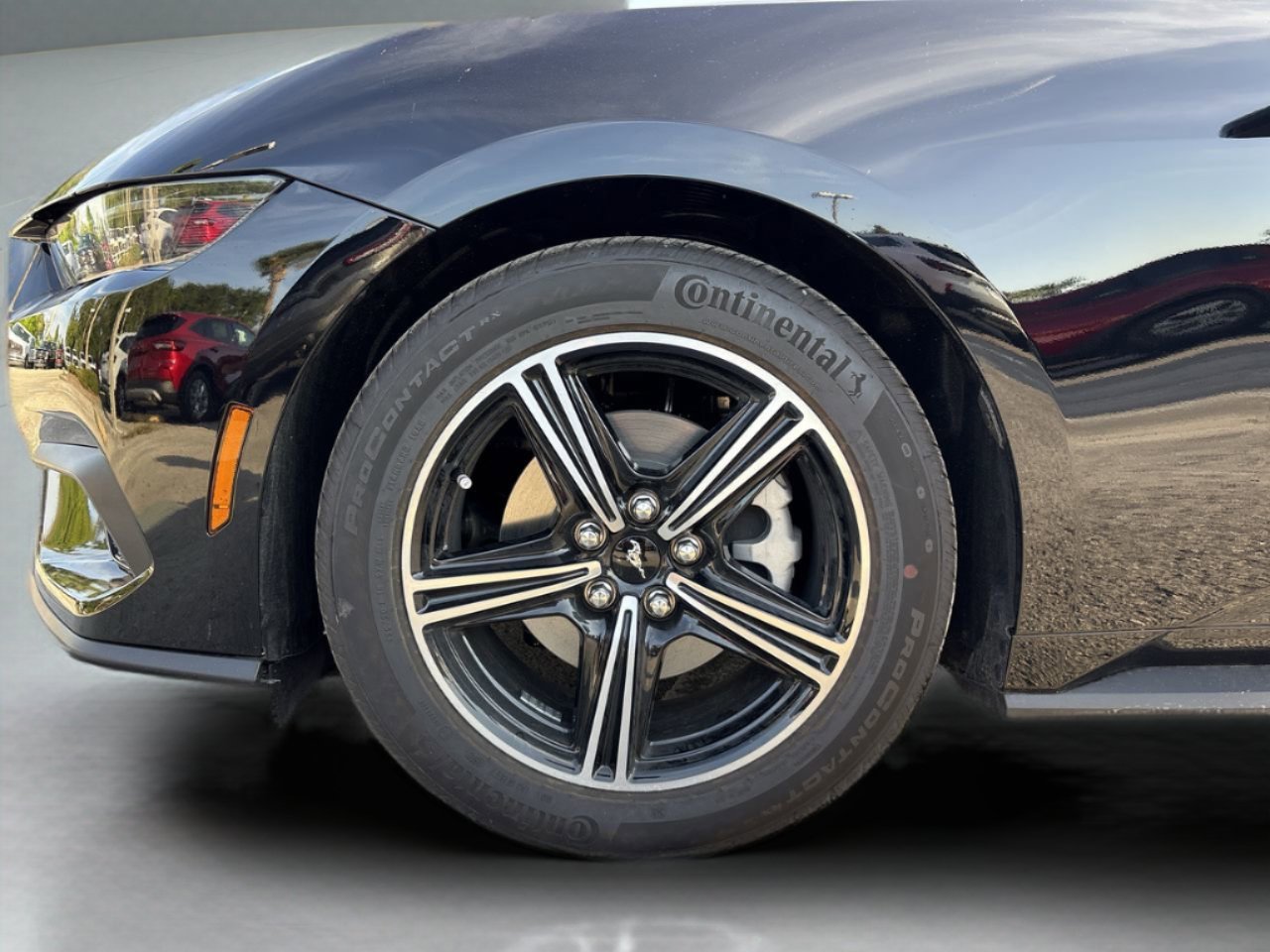 Used 2025 Ford Mustang Coupe RWD image 29