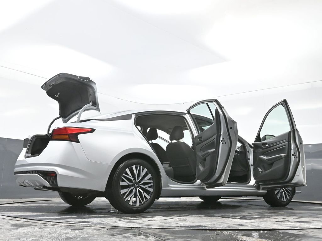 Used 2024 Nissan Altima 2.5 SV FWD image 68