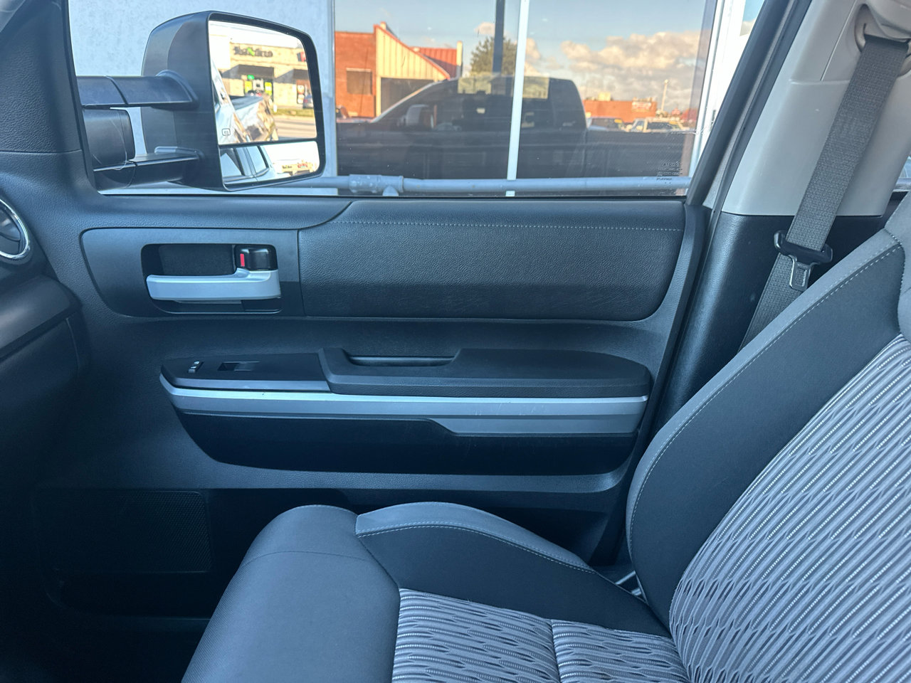 Used 2014 Toyota Tundra SR image 40