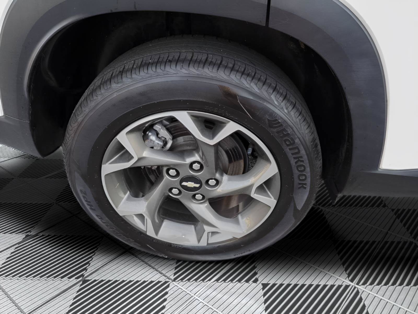 Certified 2024 Chevrolet Trax LT FWD image 36