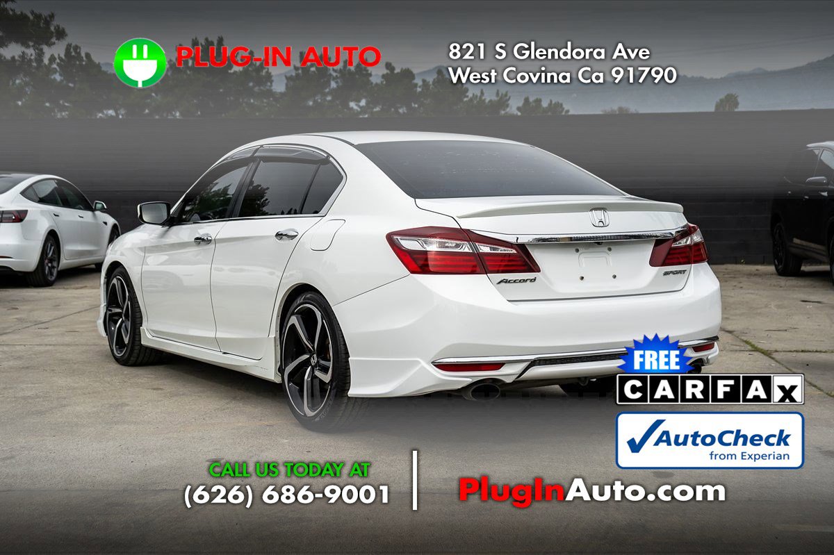Used 2017 Honda Accord Sport image 2