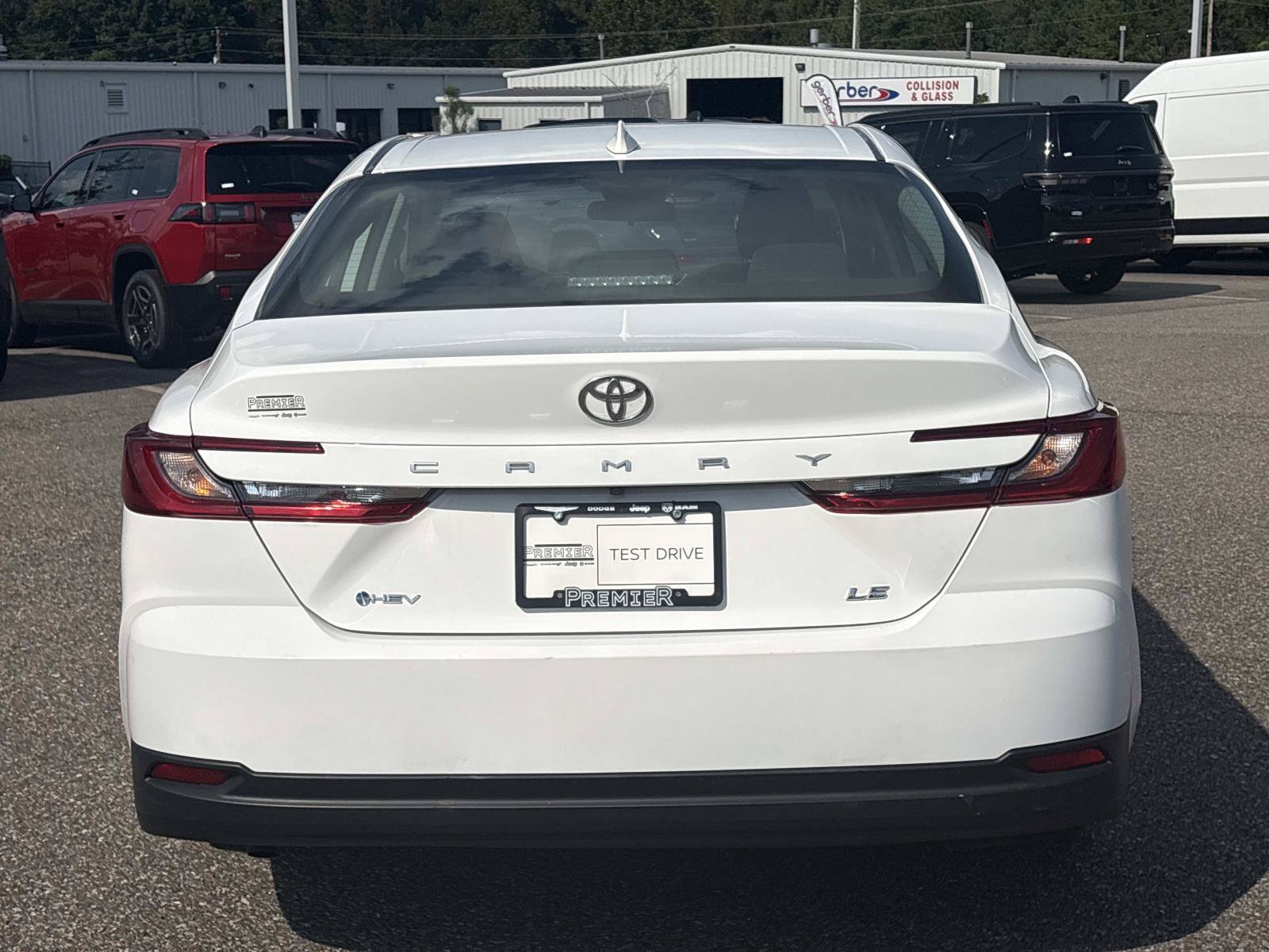 Used 2025 Toyota Camry LE FWD image 6