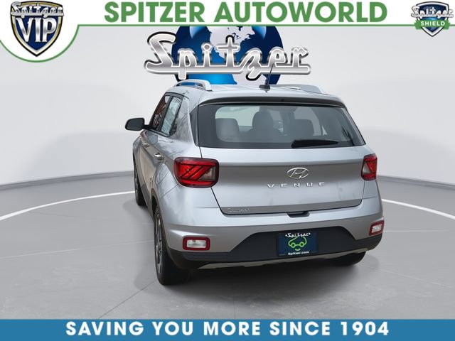 Used 2024 Hyundai Venue SEL FWD image 8