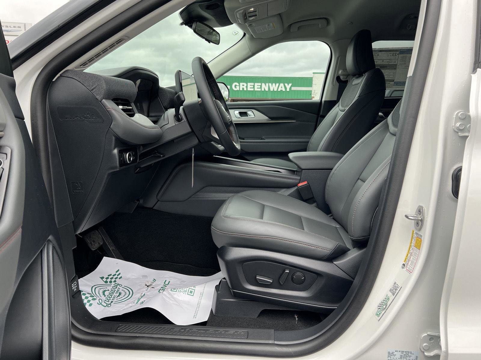 New 2026 Ford Explorer Active AWD/4WD image 18