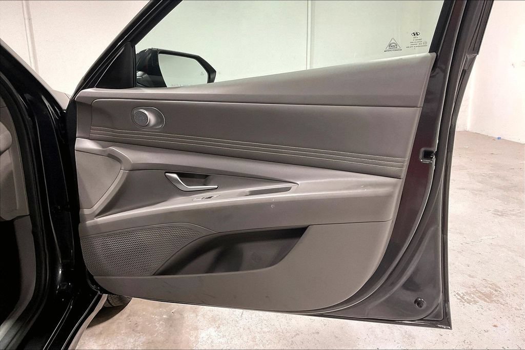 Used 2023 Hyundai Elantra SEL w/ Convenience Package FWD image 22