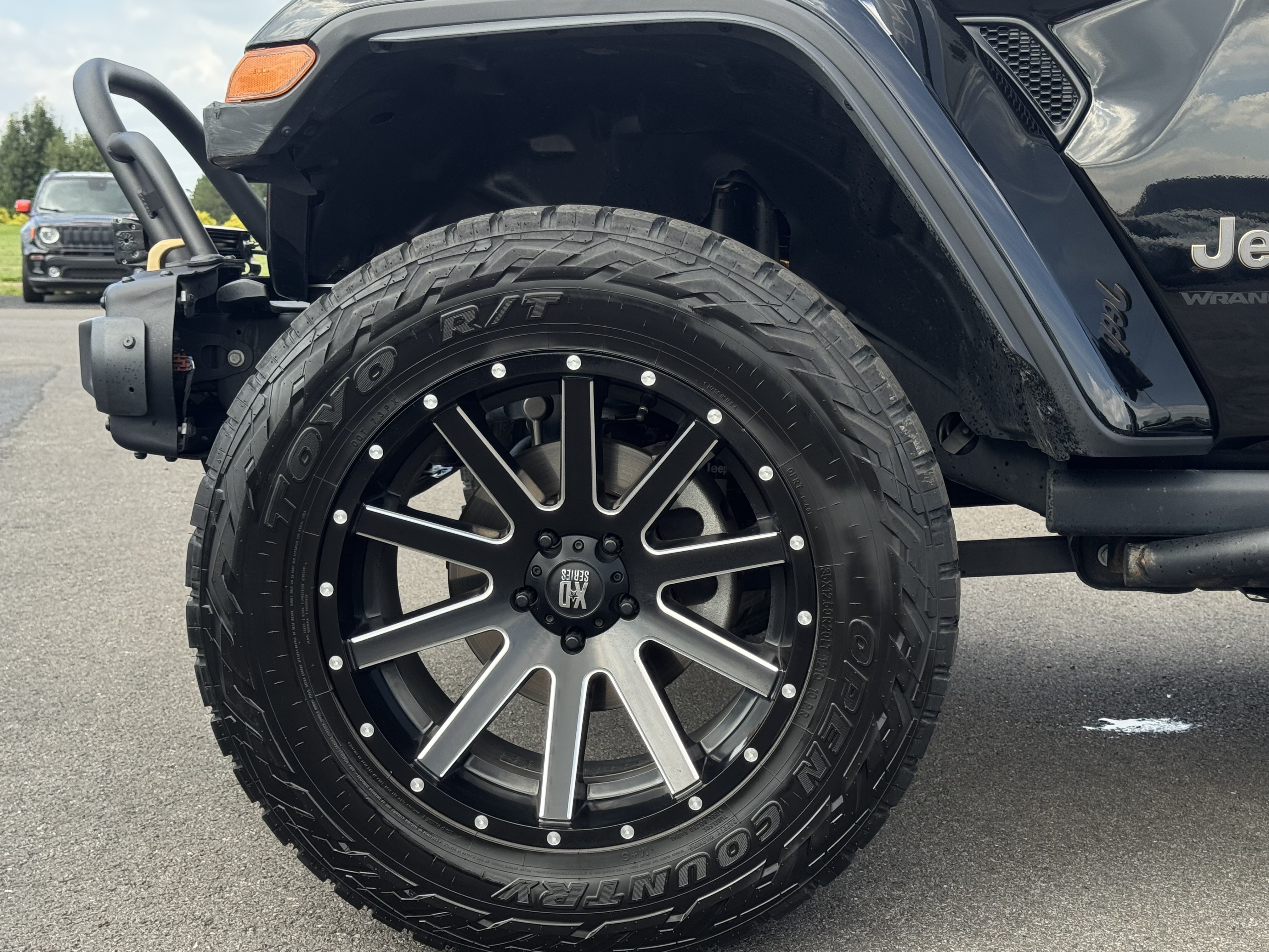 Used 2023 Jeep Wrangler Unlimited Rubicon 392 w/ Xtreme Recon 35" Tire Package AWD/4WD image 4